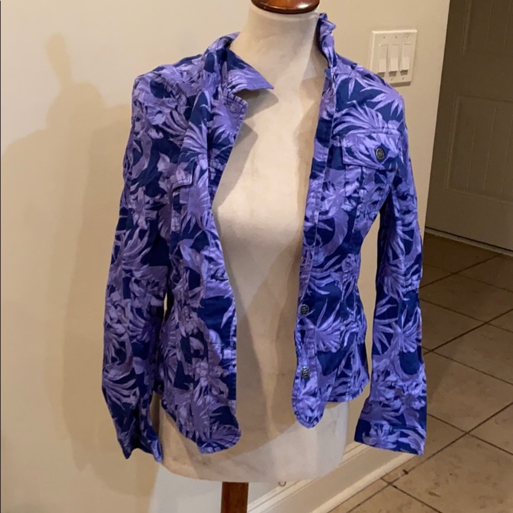 Light jacket or heavy shirt
